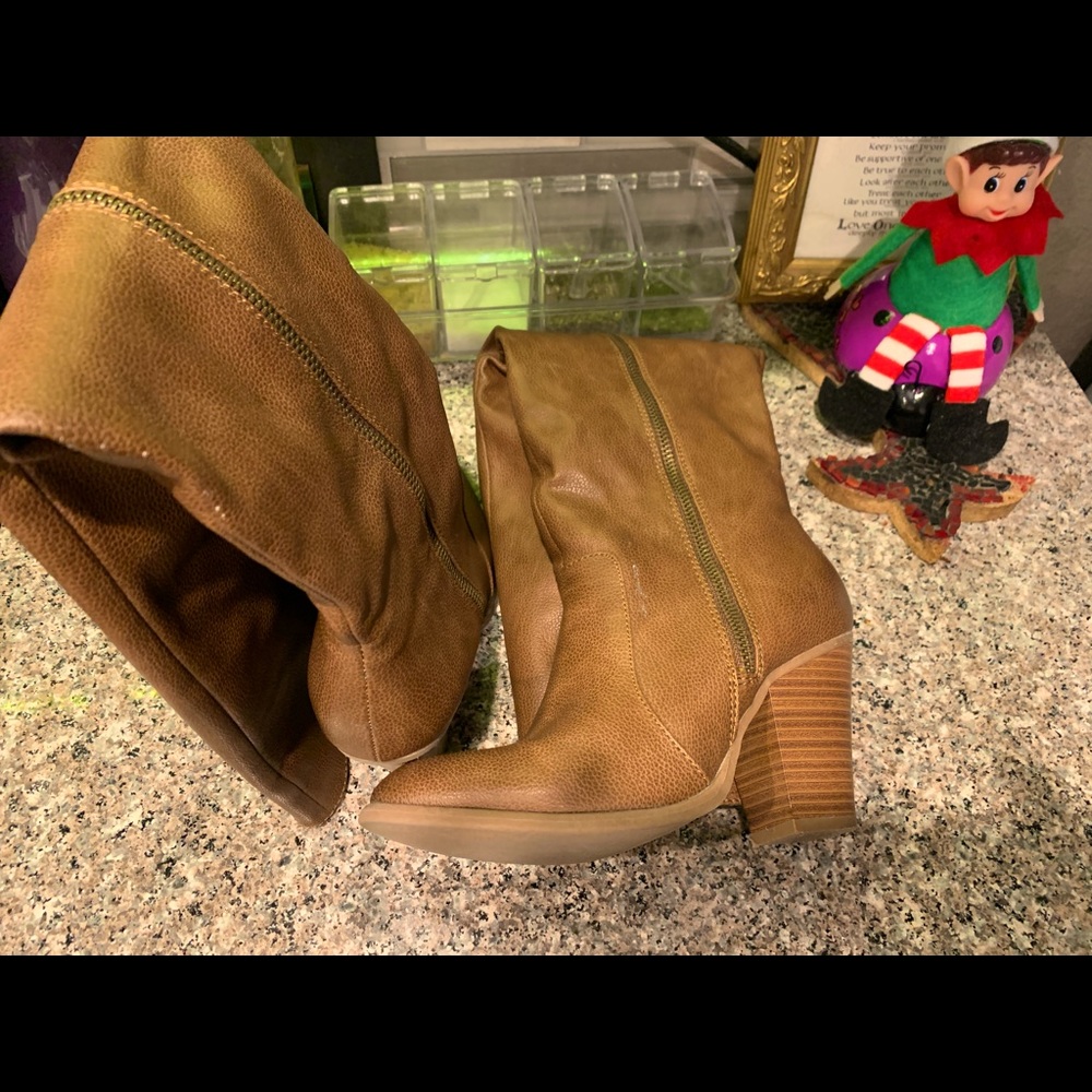 Woman’s high boots
